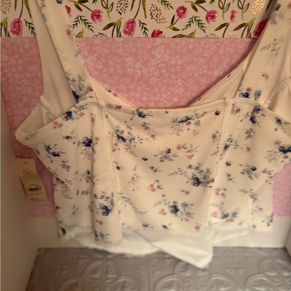 No Boundaries woman’s White Bustier Top szXXL (20) polyester/ spandex NWT - Picture 4 of 5